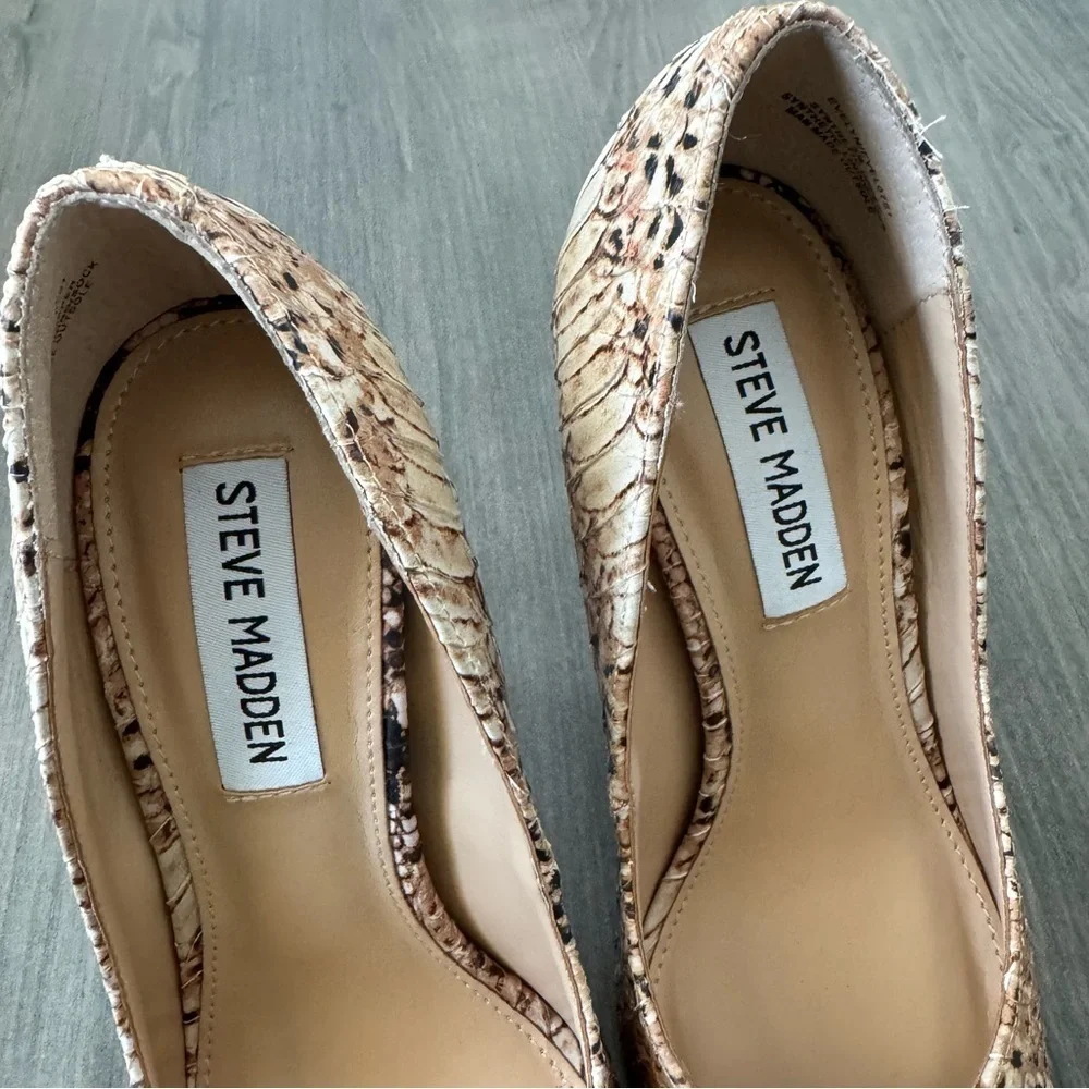 Steve Madden Evelyn Beige Snake stiletto Pointed Toe Pumps heels size 5